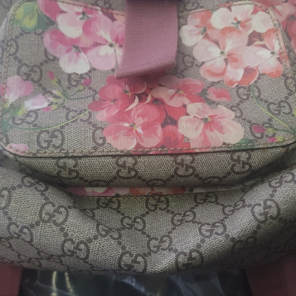 GucciSmall GG Supreme Blooms Single Buckle Backpack - Picture 11 of 11